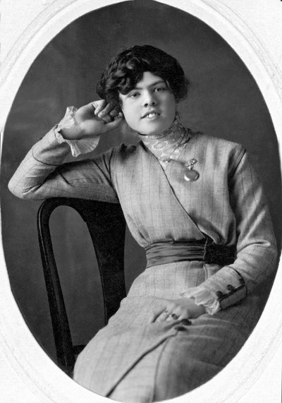 Seated Portrait of Young Woman by Unbekannt Unbekannt